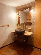 S. Nikolis Historic Boutique Hotel