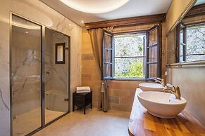 S. Nikolis Historic Boutique Hotel