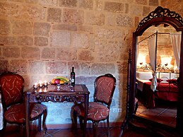 S. Nikolis Historic Boutique Hotel