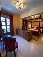 S. Nikolis Historic Boutique Hotel