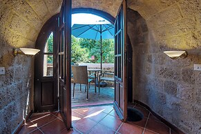 S. Nikolis Historic Boutique Hotel