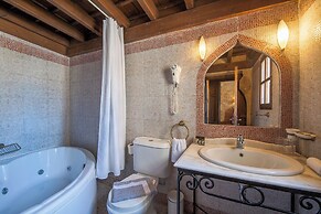 S. Nikolis Historic Boutique Hotel