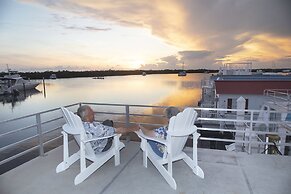 Mangrove Marina and Resort Aqualodge Houseboats