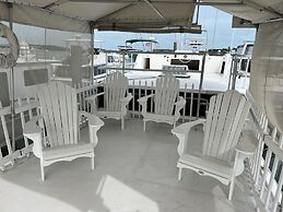 Mangrove Marina and Resort Aqualodge Houseboats