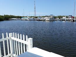 Mangrove Marina and Resort Aqualodge Houseboats