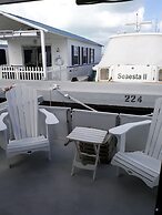 Mangrove Marina and Resort Aqualodge Houseboats