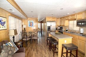 Mangrove Marina and Resort Aqualodge Houseboats