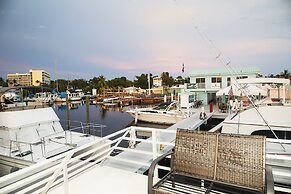 Mangrove Marina and Resort Aqualodge Houseboats