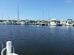 Mangrove Marina and Resort Aqualodge Houseboats