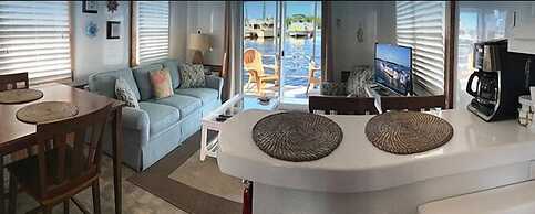 Mangrove Marina and Resort Aqualodge Houseboats