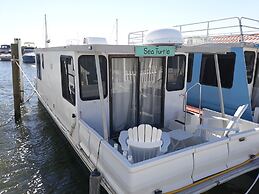 Mangrove Marina and Resort Aqualodge Houseboats