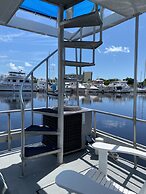 Mangrove Marina and Resort Aqualodge Houseboats