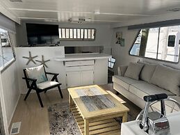 Mangrove Marina and Resort Aqualodge Houseboats