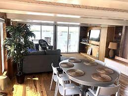 Mangrove Marina and Resort Aqualodge Houseboats