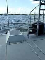 Mangrove Marina and Resort Aqualodge Houseboats