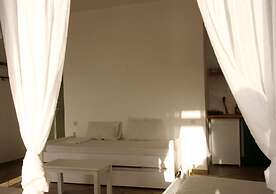 Armadoros Hotel Ios Backpackers