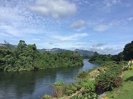 Aekpailin River Kwai Resort Kanchanaburi