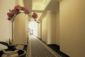 Adhiwangsa Hotel & Convention Hall