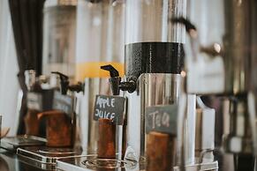 Adhiwangsa Hotel & Convention Hall