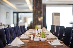 Adhiwangsa Hotel & Convention Hall