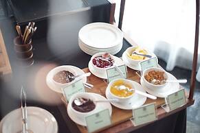 Adhiwangsa Hotel & Convention Hall