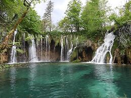 Plitvica Lodge