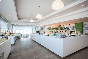 Lindos White Hotel & Suites