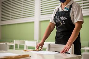 Lindos White Hotel & Suites