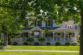 The Old Bank House Bed & Breakfast Hotel, Niagara-on-the-Lake, Canada ...