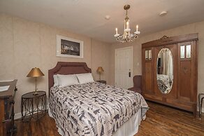 The Old Bank House Bed & Breakfast