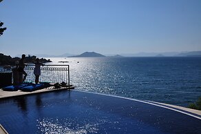 Ece Hotel Sovalye Island