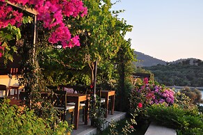 Ece Hotel Sovalye Island