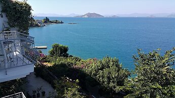 Ece Hotel Sovalye Island