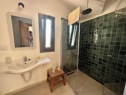 Ece Hotel Sovalye Island