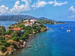 Ece Hotel Sovalye Island