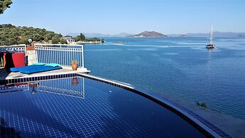 Ece Hotel Sovalye Island