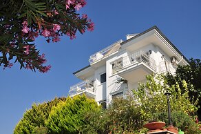 Ece Hotel Sovalye Island