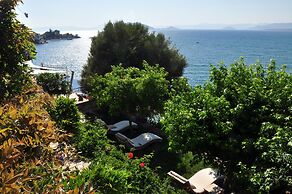 Ece Hotel Sovalye Island