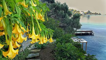 Ece Hotel Sovalye Island