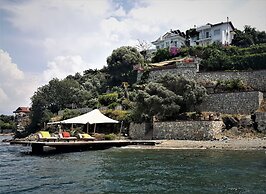 Ece Hotel Sovalye Island