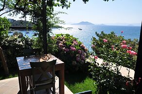 Ece Hotel Sovalye Island