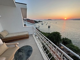 Ece Hotel Sovalye Island