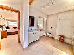 Ece Hotel Sovalye Island