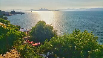 Ece Hotel Sovalye Island