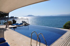 Ece Hotel Sovalye Island