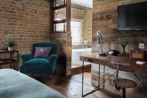 Artist Residence London