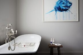 Artist Residence London