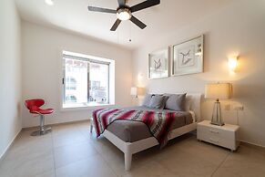 Skyline 24th by Playa Paradise