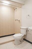 Boca Inn Hotel & Suites