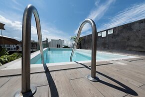 Boca Inn Hotel & Suites